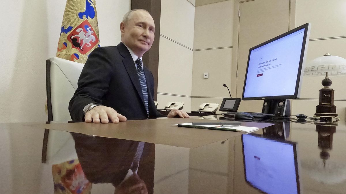 Putin ve volbách drtivě vyhrál, ukazují průběžné výsledky. Medvěděv už gratuloval